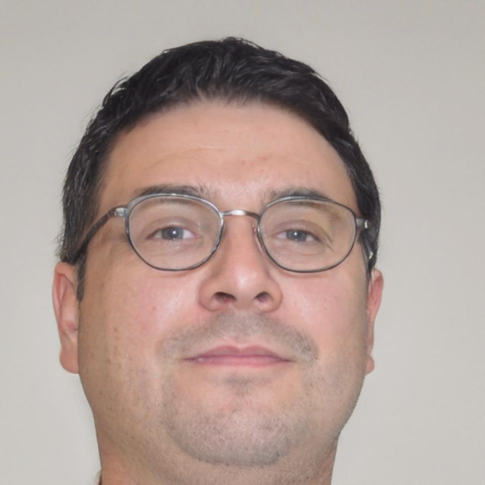 Бурак Озтюрк